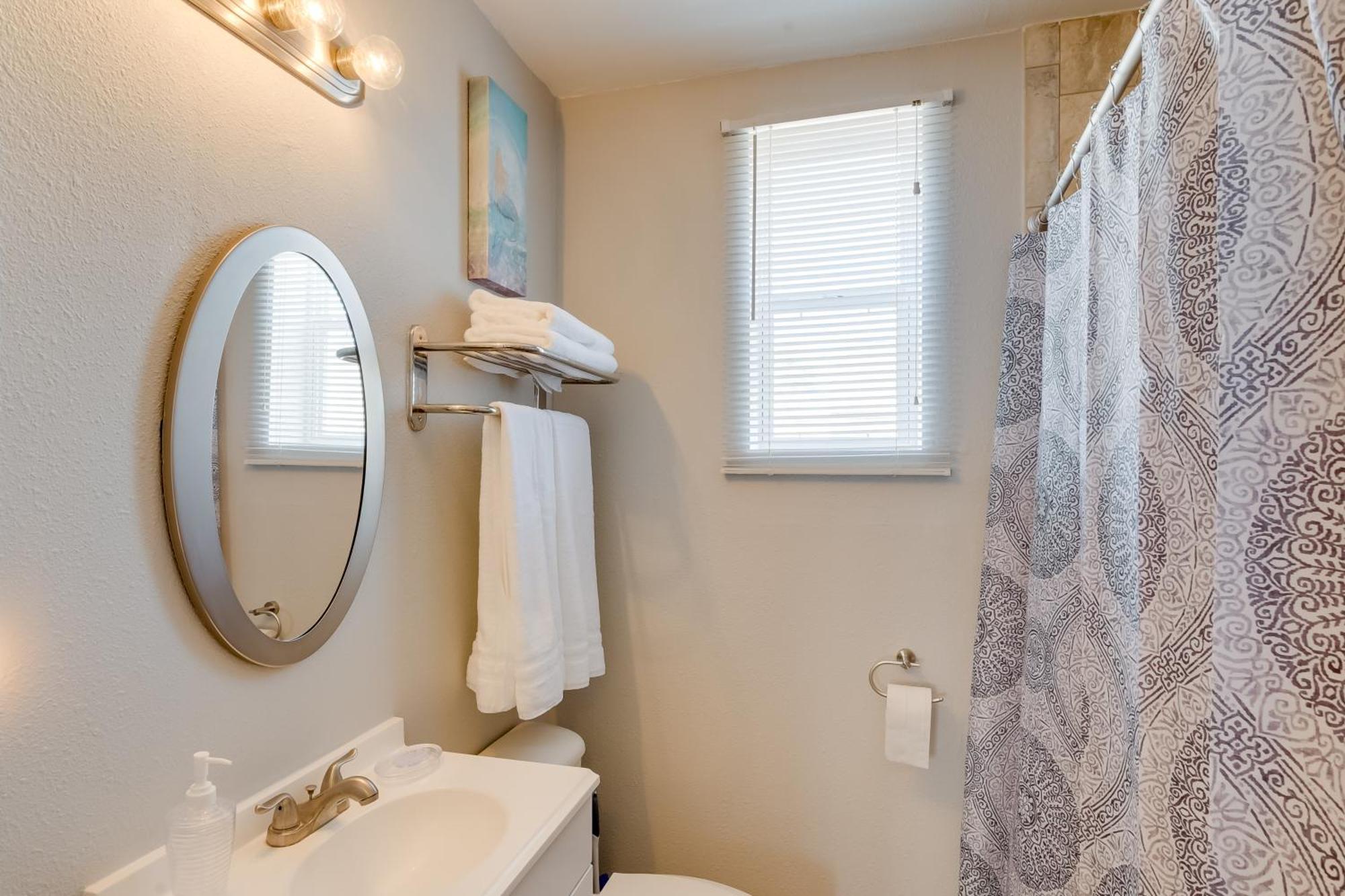 Beautiful Galveston Apt With Deck Less Than 3 Mi To Dtwn! מראה חיצוני תמונה
