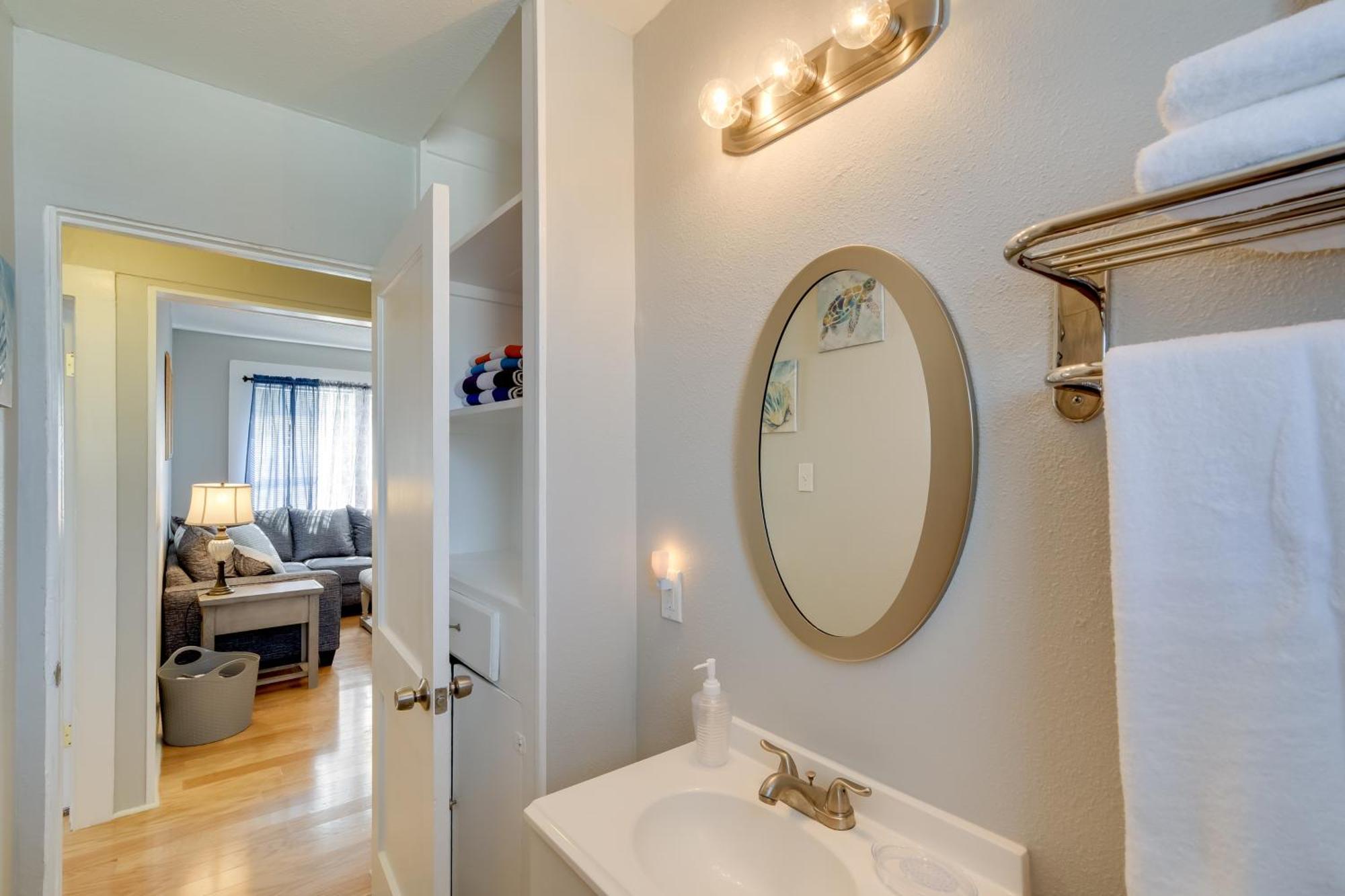 Beautiful Galveston Apt With Deck Less Than 3 Mi To Dtwn! מראה חיצוני תמונה