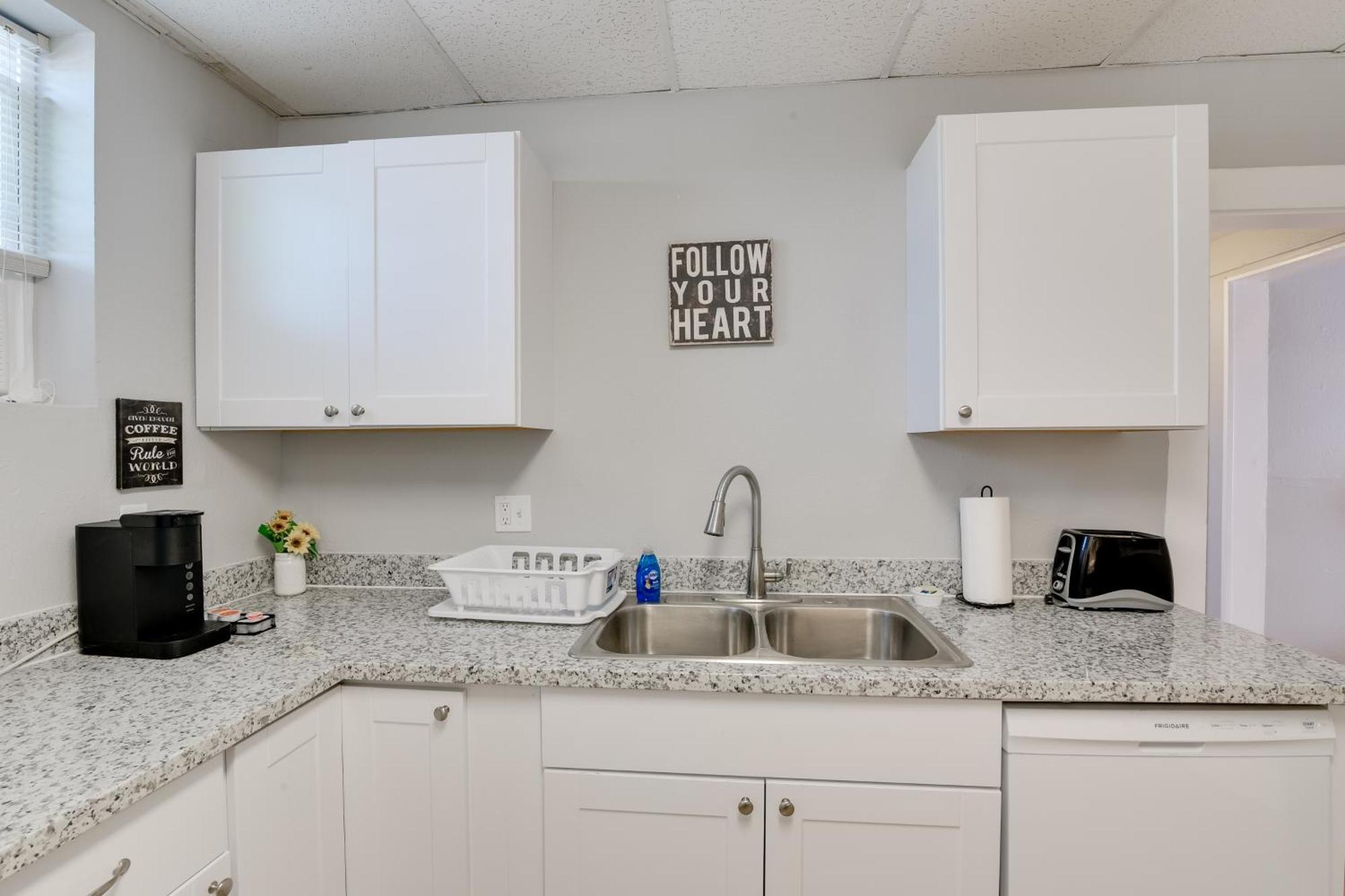 Beautiful Galveston Apt With Deck Less Than 3 Mi To Dtwn! מראה חיצוני תמונה